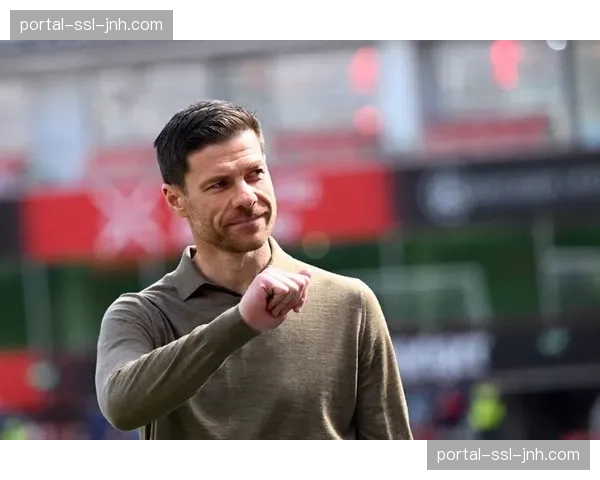 独家专访:勒沃库森主帅阿隆索谈赛季目标与未来规划 独家专访:勒沃库森主帅阿隆索谈赛季目标与未来规划