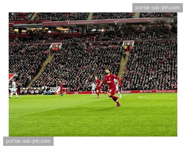 多家媒体确认，阿隆索已告知利物浦和拜仁，下赛季将继续执教勒沃库森