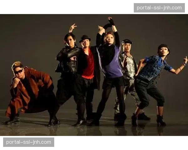 纪录片《石头路的艺术》在鲁贝首映,聚焦古典赛后勤团队 纪录片《石头路的艺术》在鲁贝首映,聚焦古典赛后勤团队