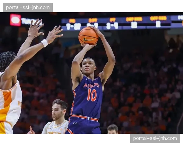 娜塔莎-霍华德两年140万加盟山猫，填补史密斯离队空缺